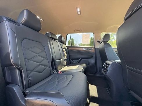 Used 2024 Volkswagen Atlas SE AWD/4WD image 29