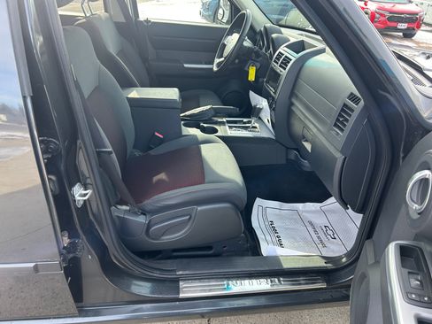Used 2011 Dodge Nitro Detonator w/ Chrome Accents Group image 24