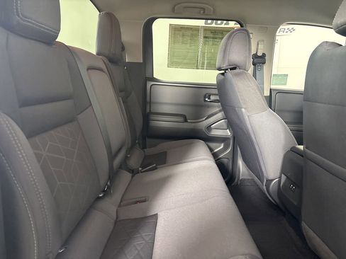 Used 2025 Nissan Frontier SV image 24