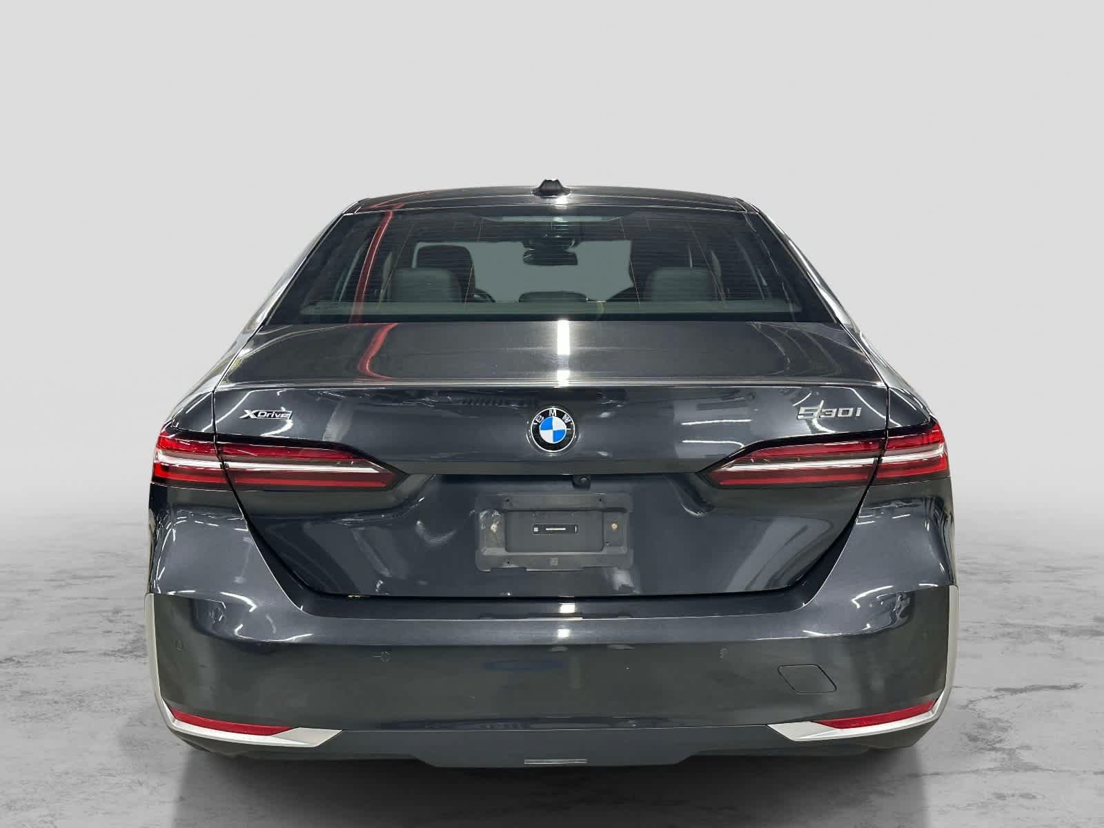 Used 2024 BMW 530i xDrive w/ Convenience Package AWD/4WD image 4