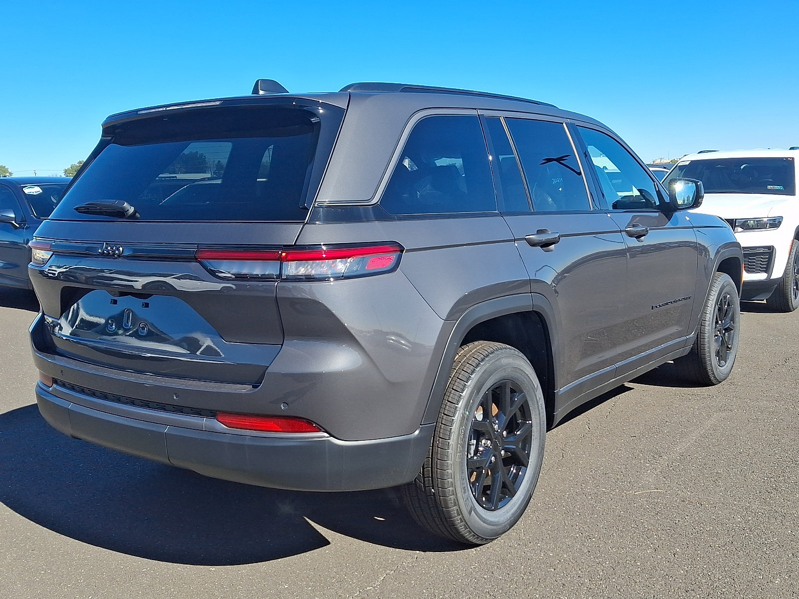 New 2026 Jeep Grand Cherokee Altitude AWD/4WD image 4