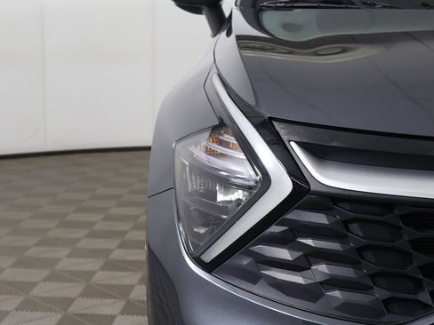 Used 2023 Kia Sportage LX image 12