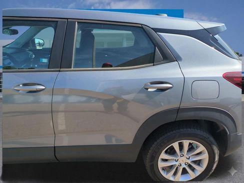 Used 2021 Chevrolet TrailBlazer LS image 27