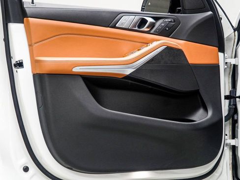 Used 2022 BMW X7 xDrive40i w/ Premium Package image 31