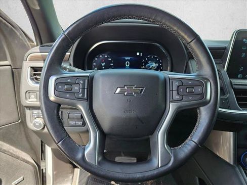 Used 2022 Chevrolet Tahoe Z71 w/ Luxury Package AWD/4WD image 8