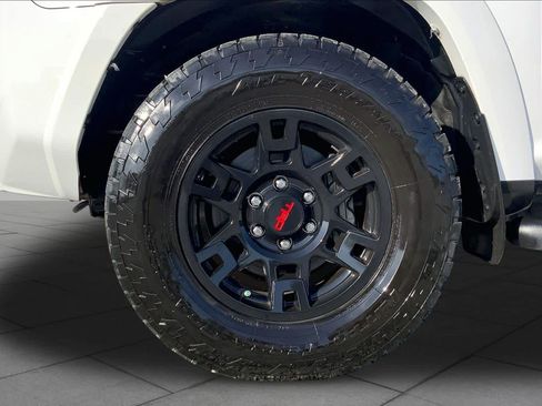 Used 2023 Toyota 4Runner SR5 Premium w/ Moonroof Package RWD image 11