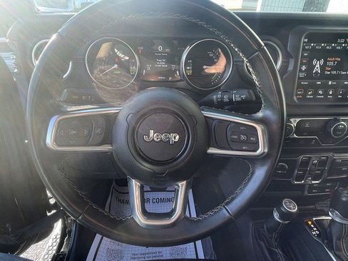 Used 2022 Jeep Wrangler Unlimited Sahara image 17