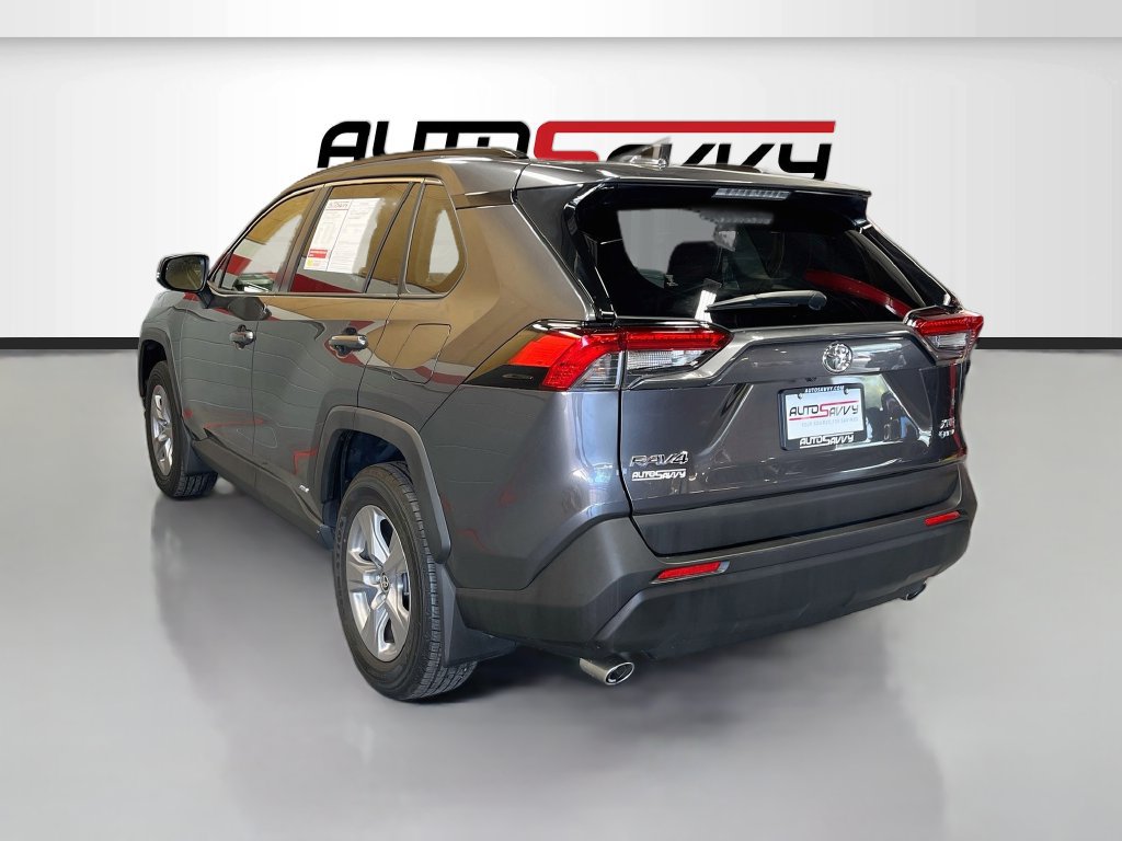 Used 2025 Toyota RAV4 XLE w/ Weather Package AWD/4WD image 5