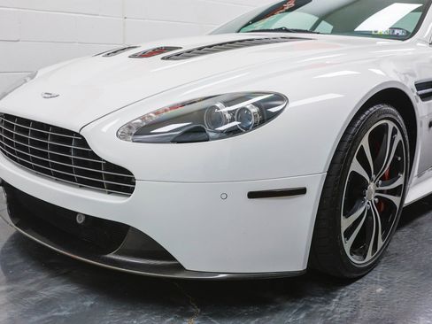 Used 2011 Aston Martin V12 Vantage Coupe image 7
