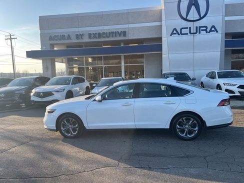 Used 2023 Honda Accord EX image 3