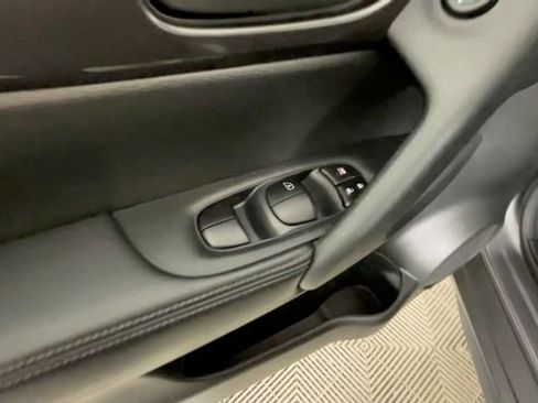 Used 2020 Nissan Rogue S AWD/4WD image 21