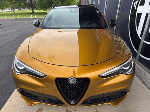 Used 2023 Alfa Romeo Stelvio Veloce AWD/4WD image 9