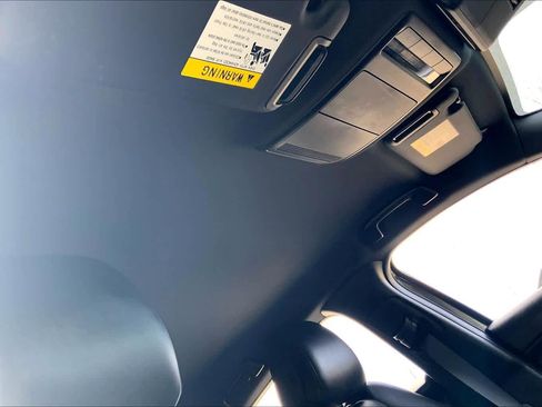 Used 2019 MAZDA MAZDA3 AWD Hatchback w/ Preferred Pkg image 13