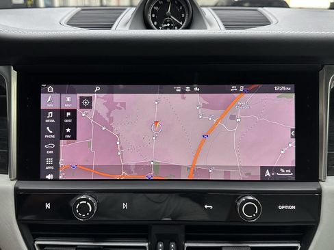 Used 2024 Porsche Macan S image 30