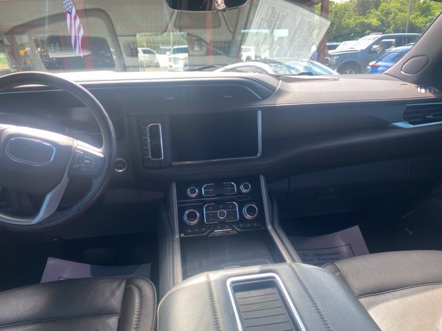 Used 2022 GMC Yukon Denali w/ Denali Premium Package RWD image 7