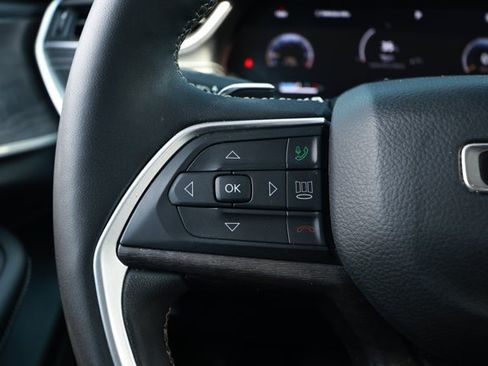 Used 2023 Jeep Grand Cherokee L Limited RWD image 13