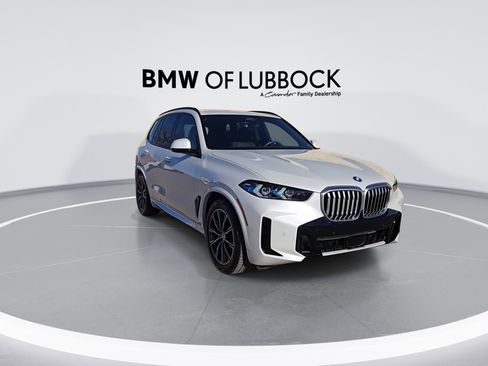 Used 2026 BMW X5 xDrive50e w/ M Sport Package image 3