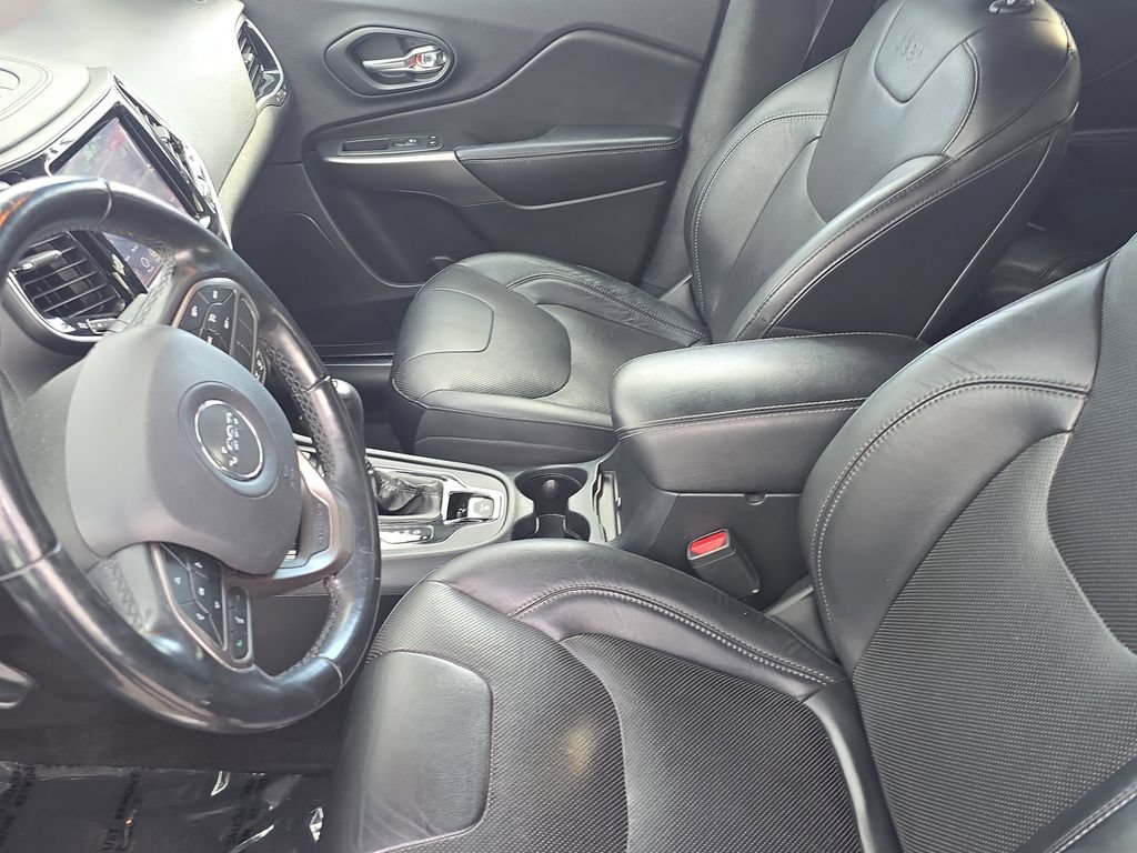 Used 2019 Jeep Cherokee Limited FWD image 21