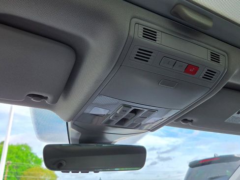 Used 2026 Volkswagen Jetta SE FWD image 39