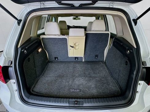 Used 2017 Volkswagen Tiguan S image 24