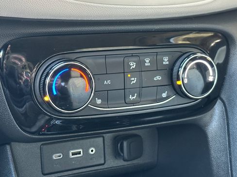 Used 2023 Buick Encore GX Preferred w/ Cold Weather Comfort Package image 27