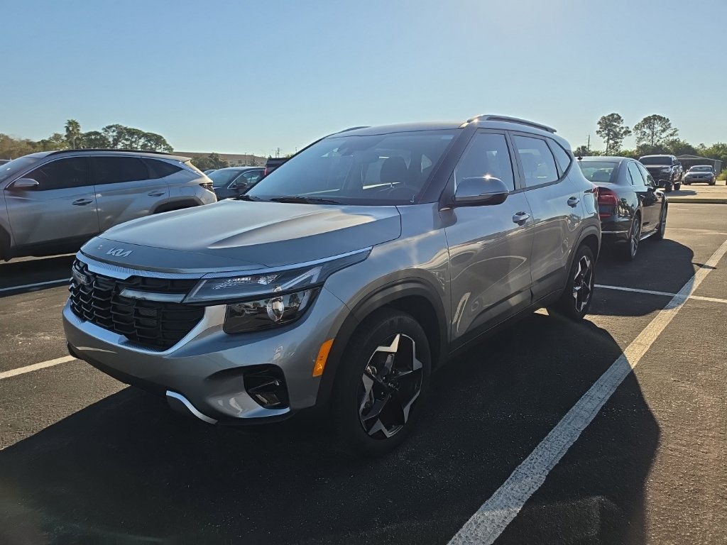 Used 2025 Kia Seltos S FWD image 6