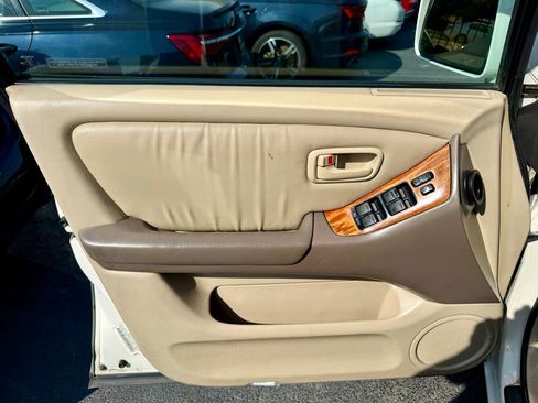 Used 2000 Lexus RX 300 image 11