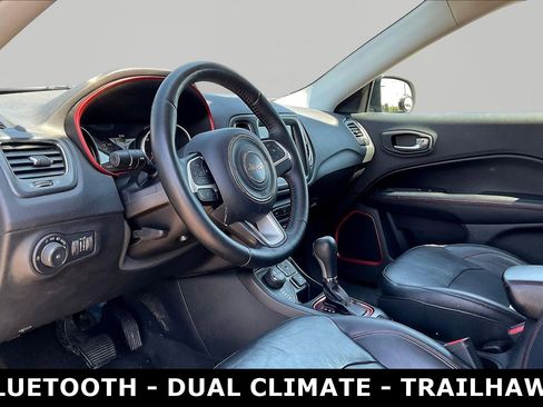Used 2017 Jeep Compass Trailhawk w/ Leather Interior Group AWD/4WD image 17