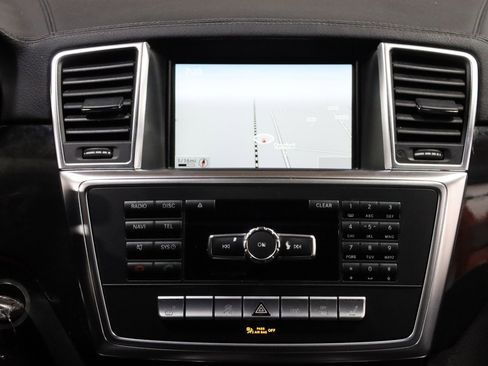 Used 2016 Mercedes-Benz GL 450 4MATIC w/ Premium I Package image 62