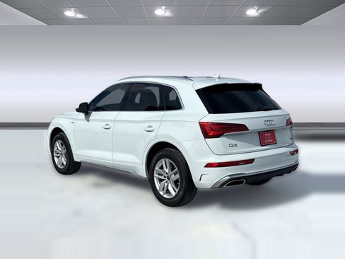 Certified 2023 Audi Q5 2.0T Premium w/ Convenience Package AWD/4WD image 3