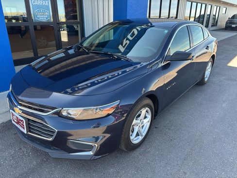 Used 2018 Chevrolet Malibu LS FWD image 2