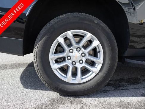Used 2025 Chevrolet Suburban LT AWD/4WD image 10