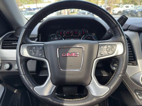 Used 2018 GMC Yukon SLT image 18