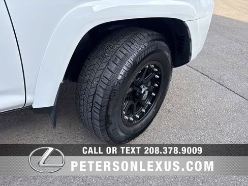 Used 2016 Toyota 4Runner SR5 Premium image 10