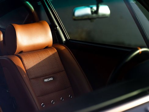 Used 1989 Porsche 911 Carrera 4 image 38