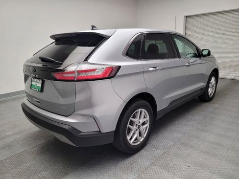 Used 2024 Ford Edge SEL image 9