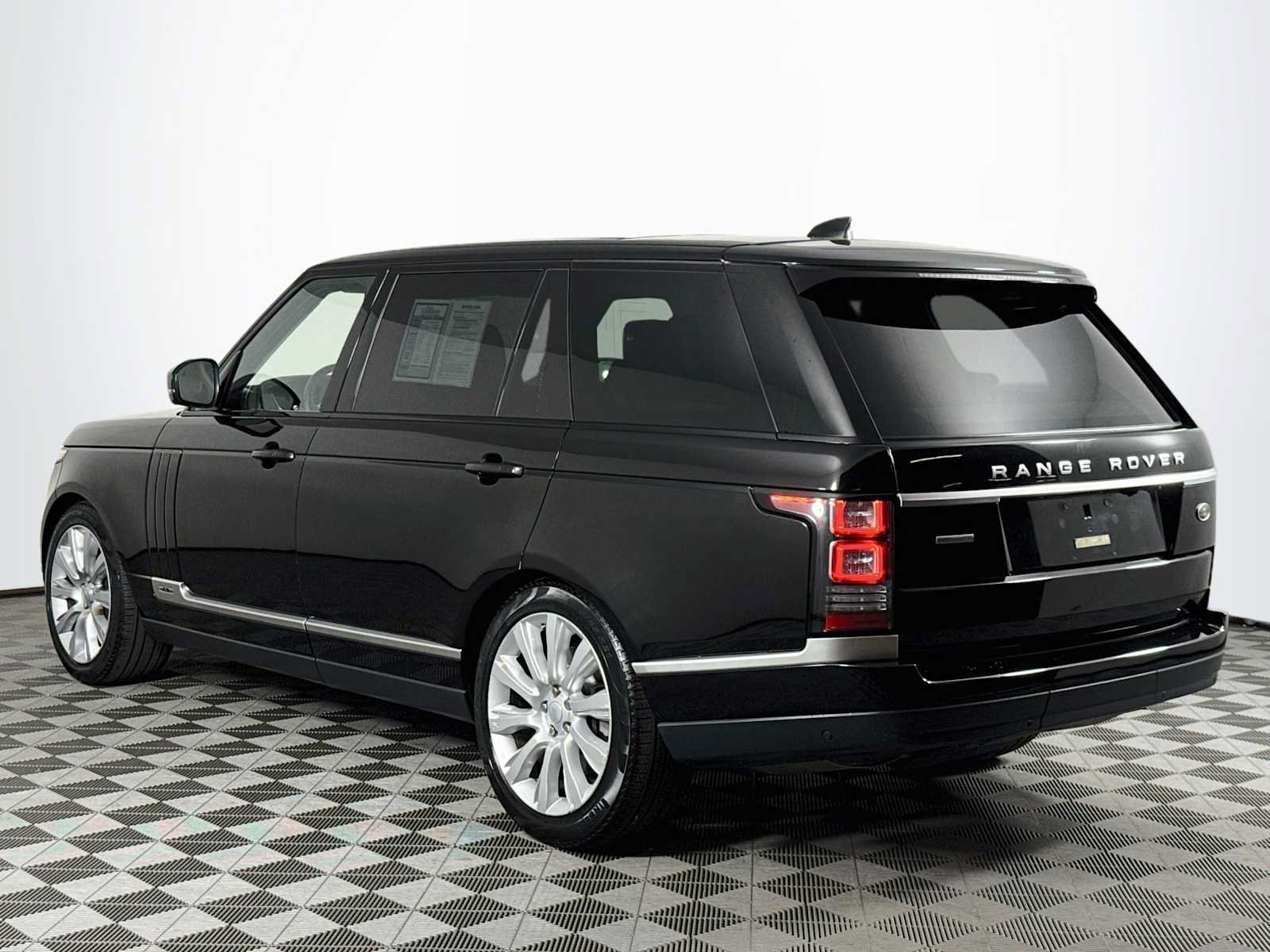 Used 2017 Land Rover Range Rover Long Wheelbase Supercharged AWD/4WD image 7