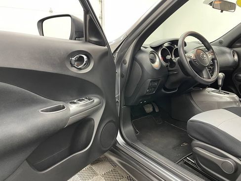 Used 2015 Nissan Juke S FWD image 13