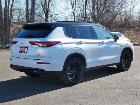 Used 2025 Mitsubishi Outlander SEL Black Edition image 7