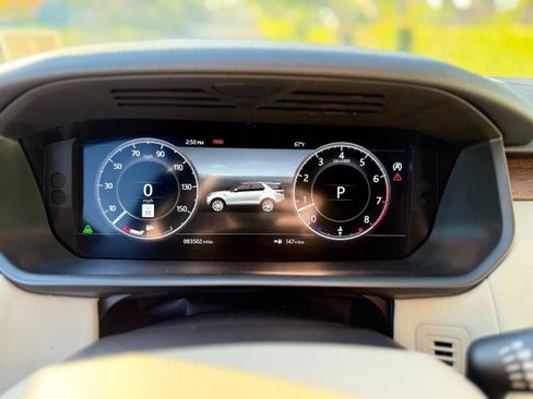 Used 2018 Land Rover Discovery HSE image 20