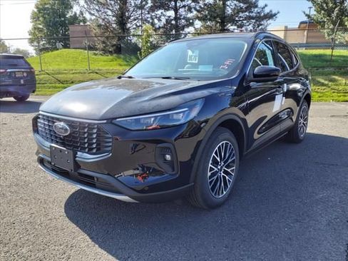 Used 2023 Ford Escape SE w/ PHEV Premium Package FWD image 2