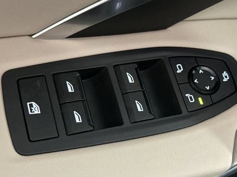 Used 2025 BMW X1 xDrive28i w/ Premium Package image 13