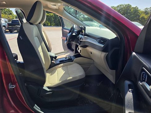Used 2020 Ford Escape SE FWD image 30