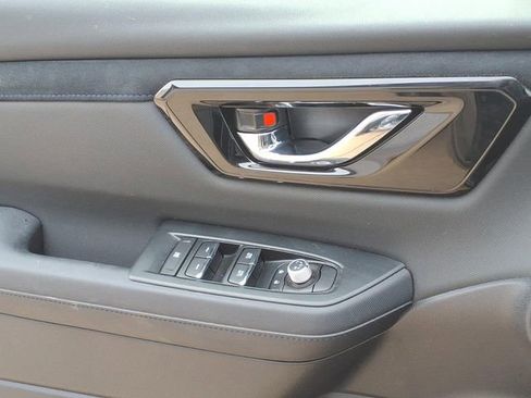 Used 2025 Subaru Forester Limited image 20