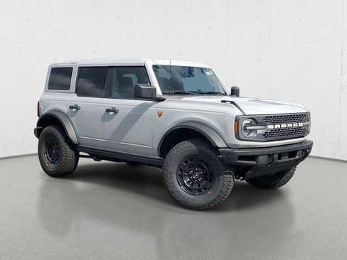 New 2026 Ford Bronco Badlands w/ Sasquatch Package AWD/4WD image 2
