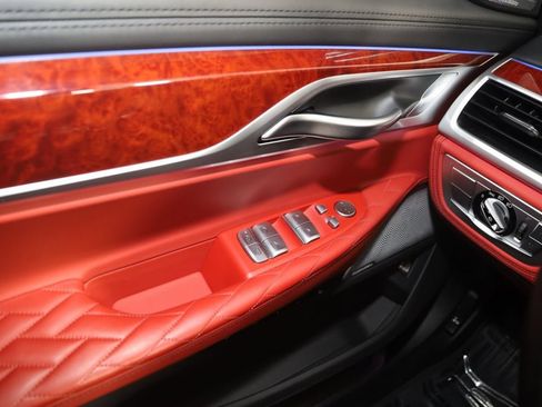 Used 2022 BMW ALPINA B7 xDrive w/ Luxury Rear Seating Package image 61