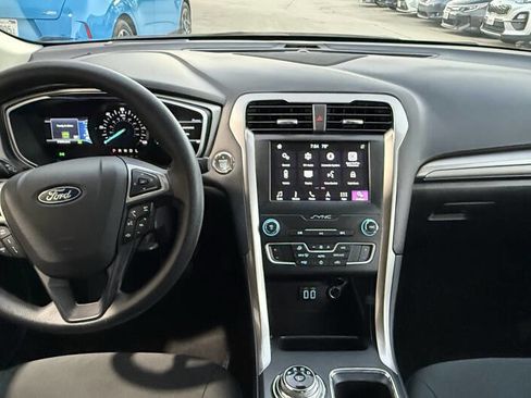 Used 2019 Ford Fusion SE image 32