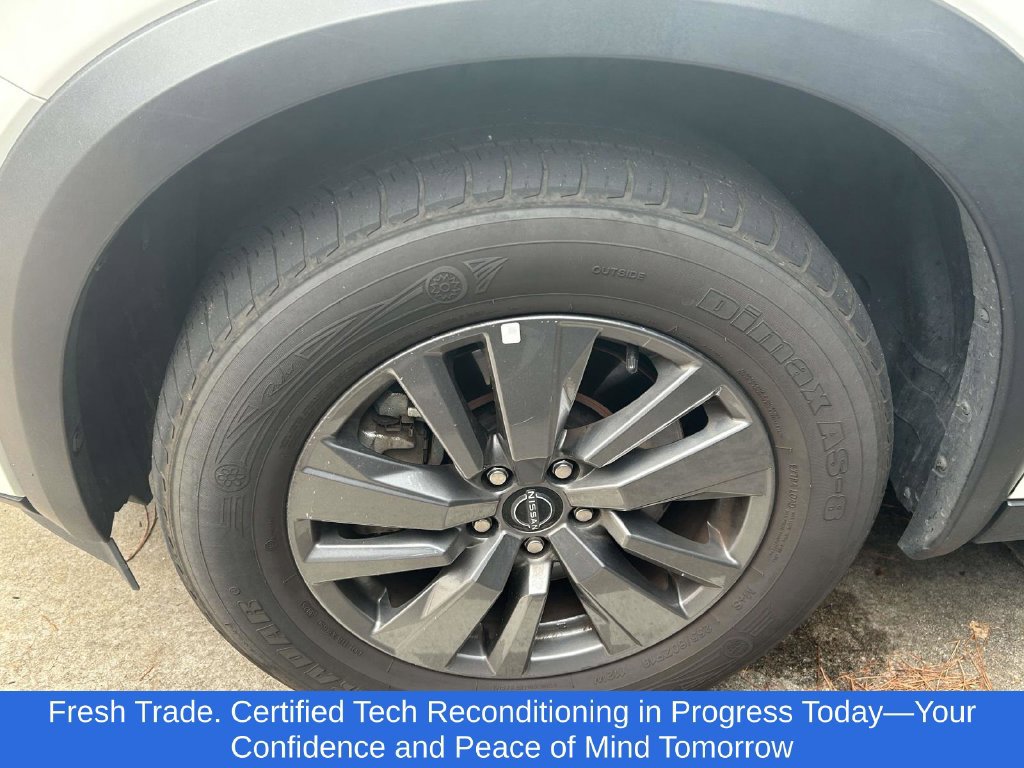 Used 2025 Nissan Pathfinder SV AWD/4WD image 4