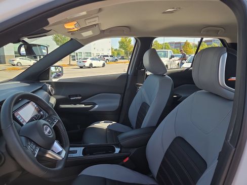 Used 2024 Nissan Kicks SR w/ SR Premium Package FWD image 13