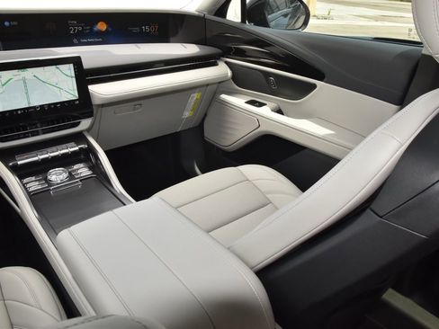 New 2026 Lincoln Nautilus Premier AWD/4WD image 17